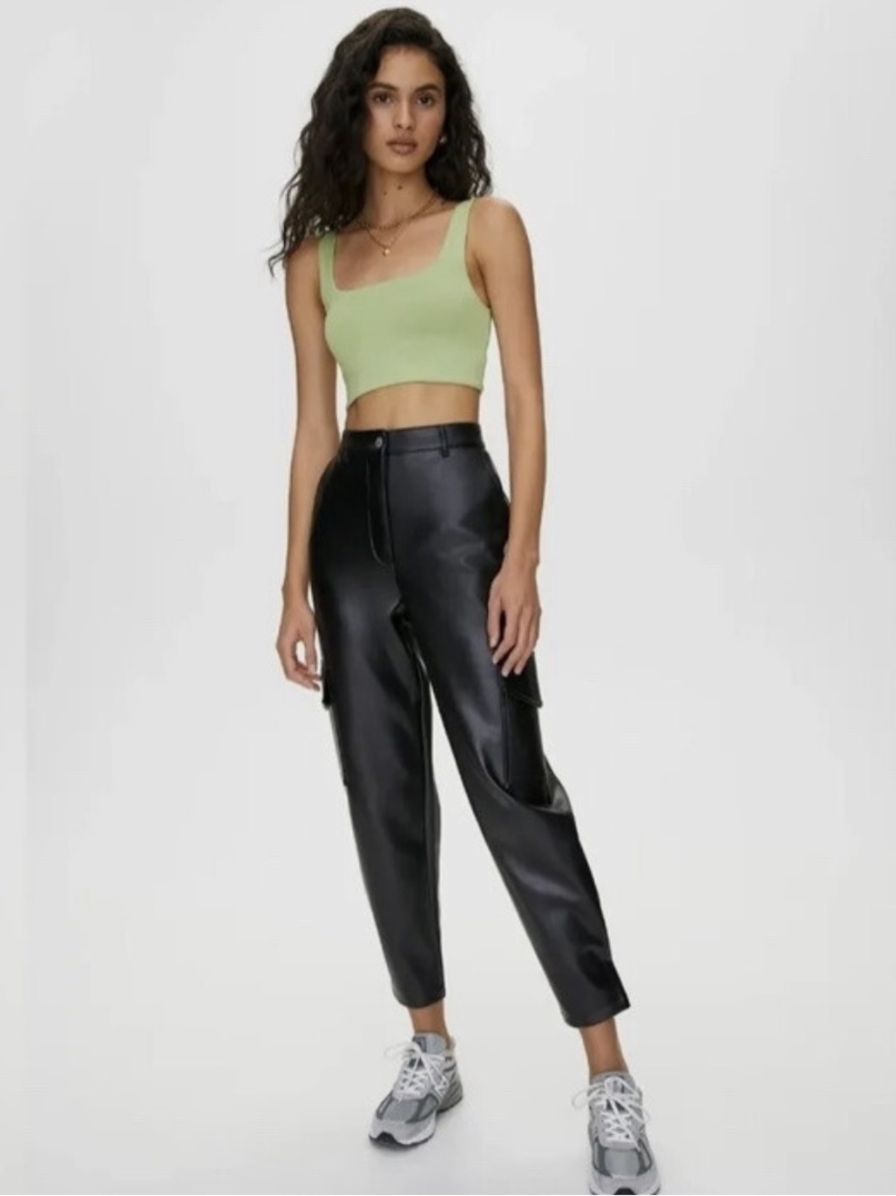 Aritzia Wilfred Free Faux Leather Cargo pants -Black | Size 6